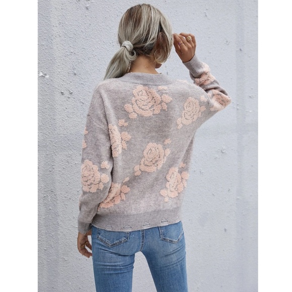 Rose Pattern Grey Knit V-Neck Sweater - Picture 3 of 7